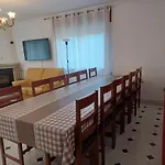 Acogedora Casa De Campo-piso Y Atico Con Finca- Vakantiehuis Neda