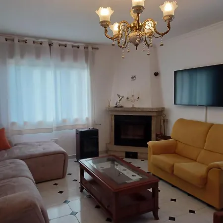 Acogedora Casa De Campo-piso Y Atico Con Finca-