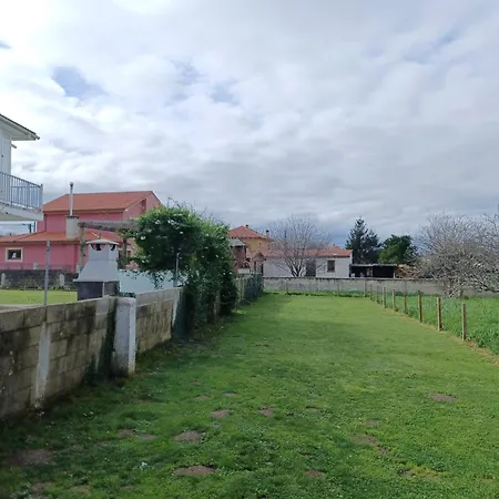 Acogedora Casa De Campo-piso Y Atico Con Finca- Vakantiehuis Neda