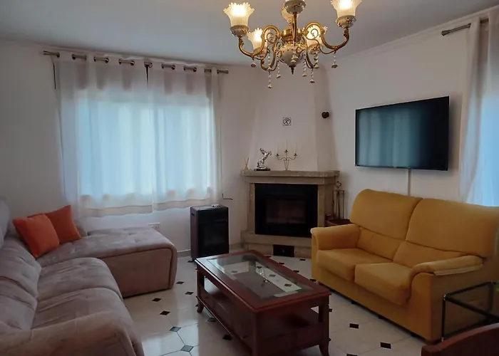 Acogedora Casa De Campo-piso Y Atico Con Finca-