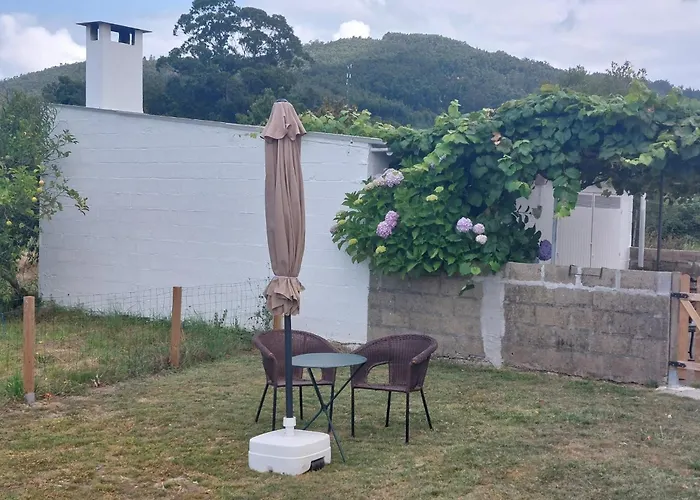 別荘 Acogedora Casa De Campo-piso Y Atico Con Finca- Neda